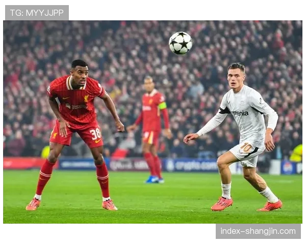 利物浦索博斯洛伊赫拉芬贝赫双后腰,增强中场活力与进攻支援 利物浦索博斯洛伊赫拉芬贝赫双后腰,增强中场活力与进攻支援